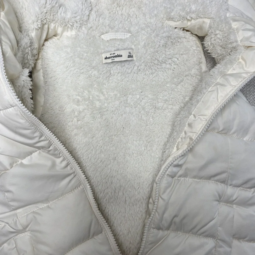 ABERCROMBIE KIDS Girl's Youth Vest Size XL Cream Fleece Puffer Zip up Hooded‎